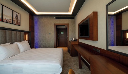 Standard Room, 1 Queen Bed
