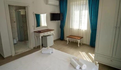 Superior Room, Pool View