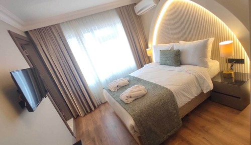 Connecting Room - 4 Person Room