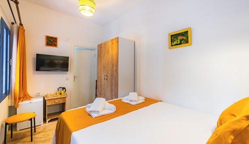 Economy Room