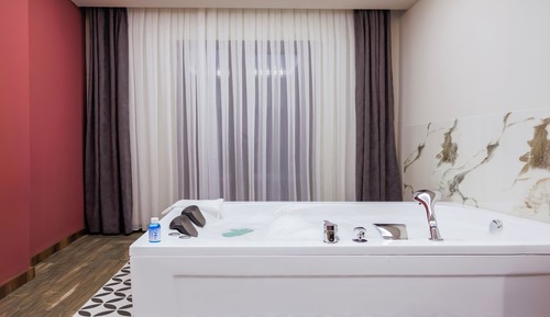 Honeymoon Room