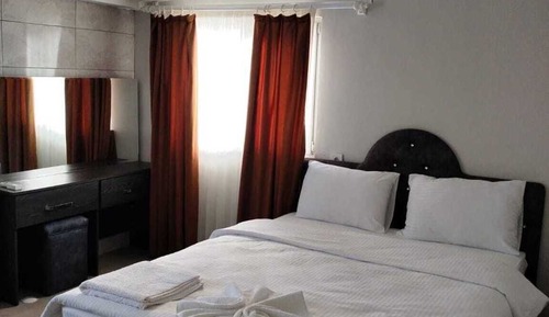 Suite, Garden View