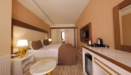 Luxury Suite, City View
