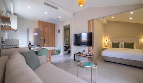Suite, Balcony
