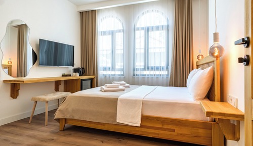 Deluxe Double Room 305