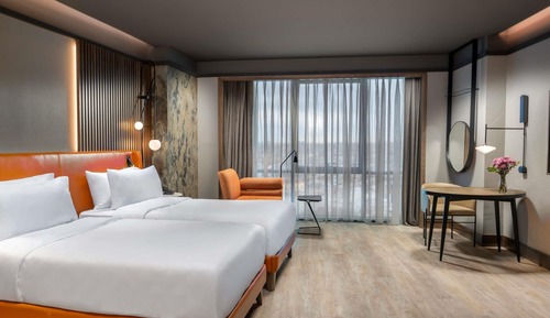 Superior Twin Room, City View