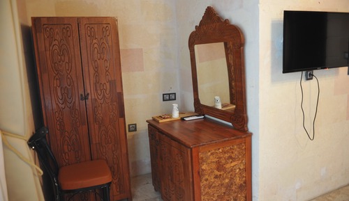SEHRAZAT ROOM