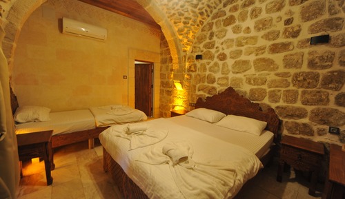 SAHMERAN ROOM