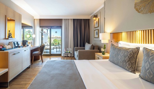 Superior Room with Jacuzzi on balcony