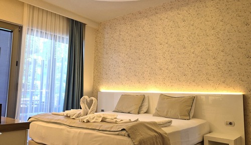 Deluxe Room, Pool View