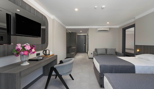 Family Room, 2 Bedrooms