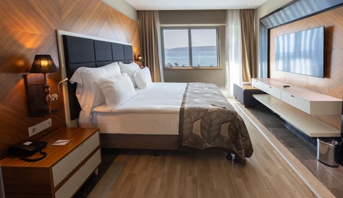 PRESIDENTIAL SUITE WITH BOSPHORUS VIEW