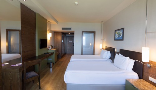 ADVANTAGE ACCESSIBLE ROOM