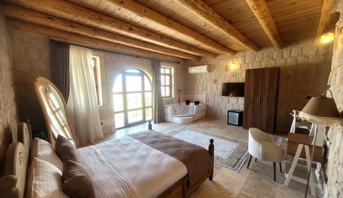 Double Room, 1 Queen Bed, Balcony, Valley View