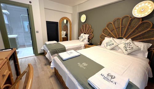 Deluxe Triple Room, Balcony, Partial Sea View