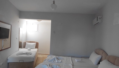 Comfort Triple Room, Partial Sea View