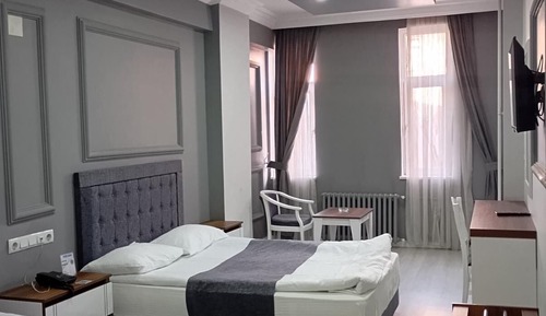 Standard Triple Room, City View