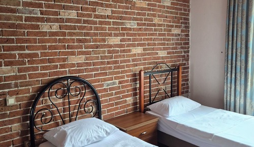 Room, 2 Twin Beds, City View
