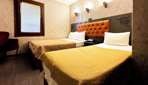 Basic Triple Room, City View