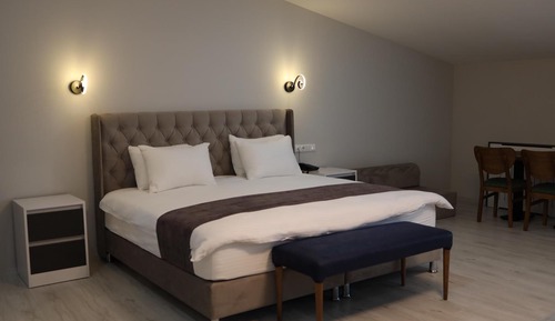 Suite, Balcony