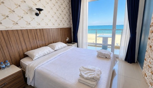Deluxe Triple Room, Sea View