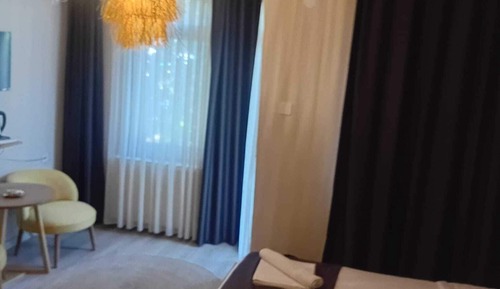 Comfort Room, Balcony, Garden View