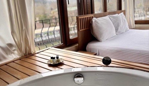 Luxury Room, River View