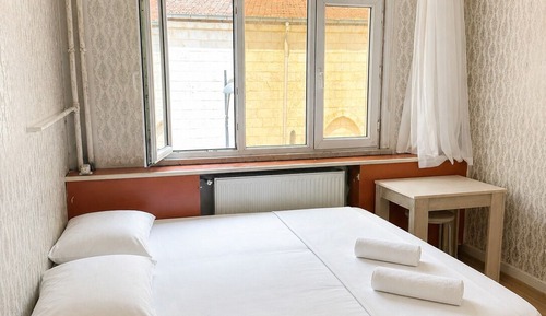 Room, City View