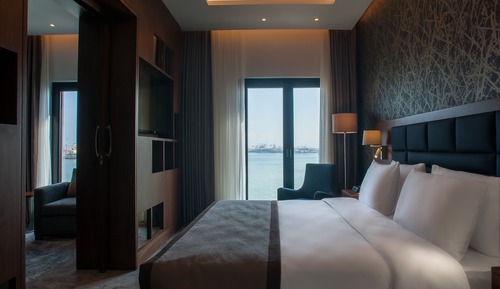 Suite, 1 King Bed, Smoking, Sea View