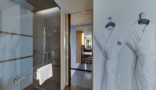 1 BEDROOM SUITE Bosphorus View King, Lounge Access