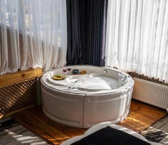 Deluxe Double Room with Bath