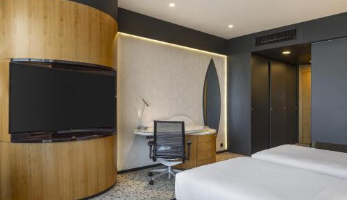 Twin Deluxe Room with Historic Peninsula Sea View