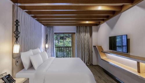 Legendary Suite Garden View