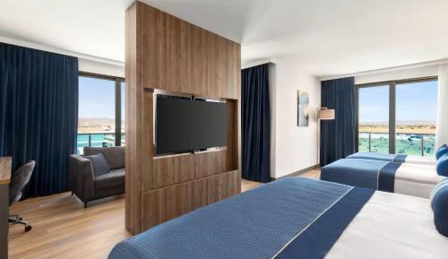 Corner Deluxe Room