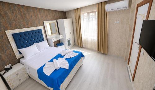 Large Double or Twin Room