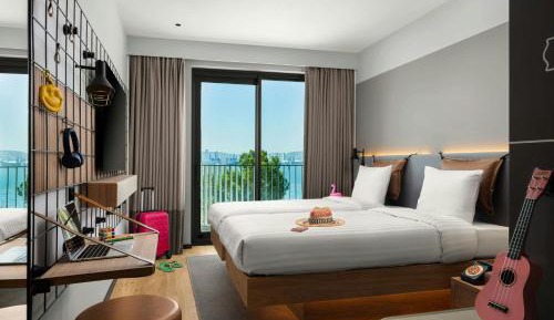 Moxy Twin Room with Sea View