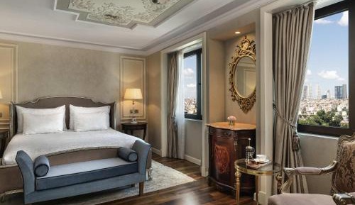 Deluxe room, pera view