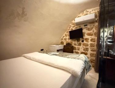 Room #1675085502