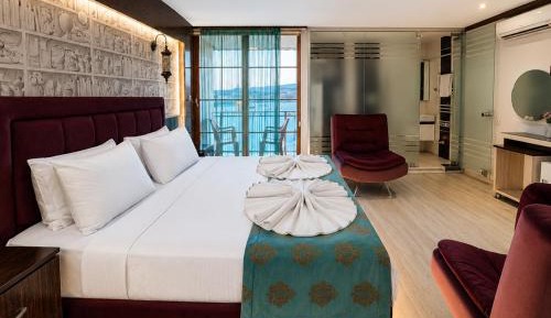 Deluxe Double Room with Balcony