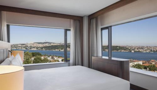 Bosphorus Suite with Lounge Access