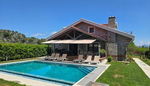 Deluxe Villa