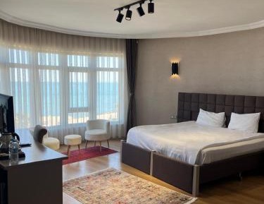 Deluxe Suite with Sea View