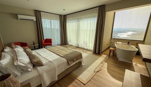 Junior Suite with Balcony