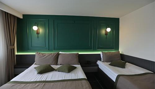Economy Triple Room