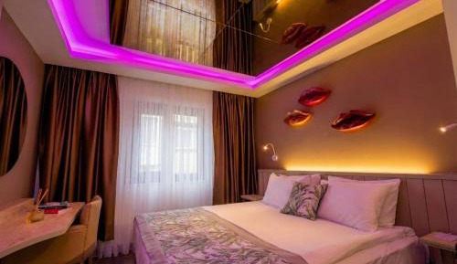 Double Room with Double Bed and Park View
