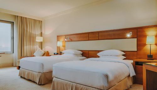 Grand Twin Suite with Lounge Access