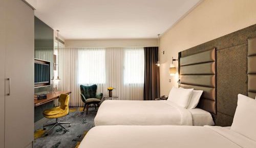 Superior Twin Room with City View