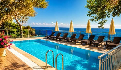 One-Bedroom Apartment with Balcony and Sea View