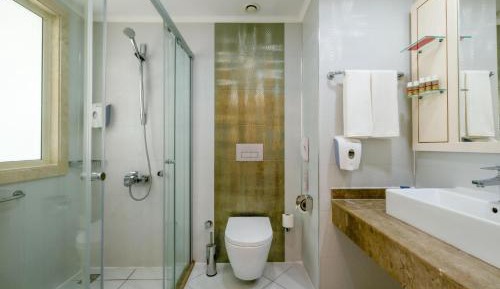 Standard Triple Room with Side Sea View