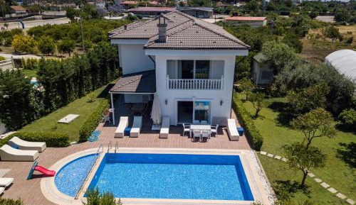 Deluxe Villa
